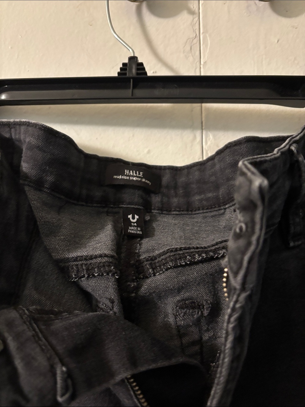 True Religion Halle Mid-Rise Super Skinny Jeans — Black Wash